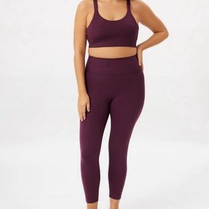 Girlfriend collection leggings and bra